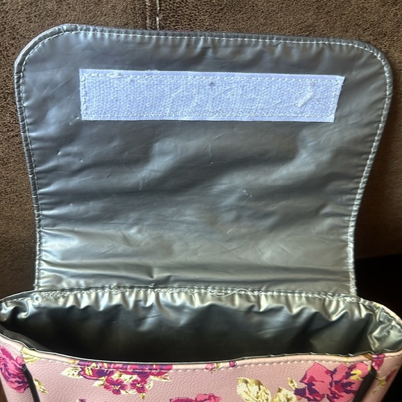 Back pack, Betsey Johnson - Picture 8 of 9